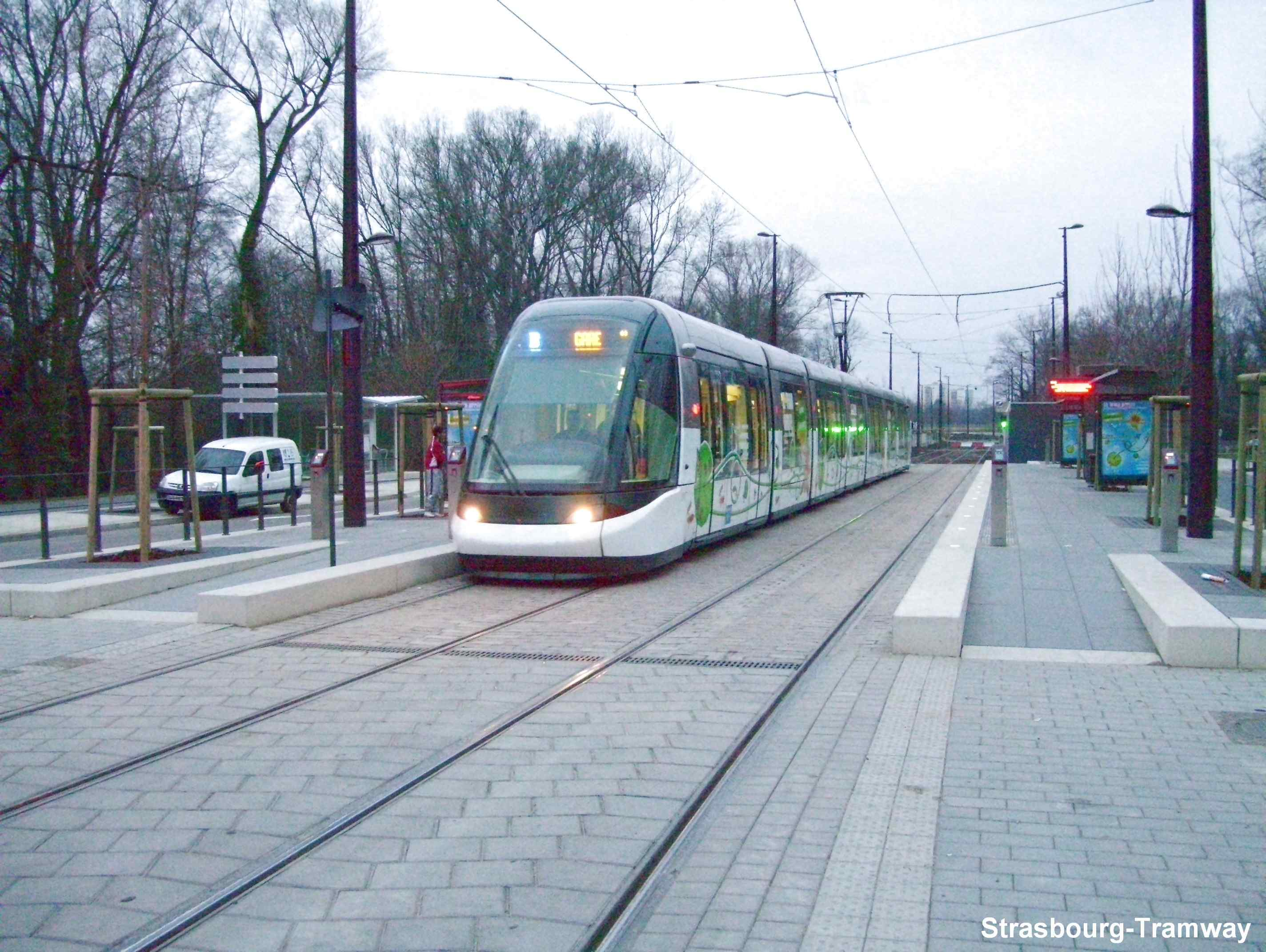 La m�me rame pr�te au d�part vers Hoenheim-Gare.